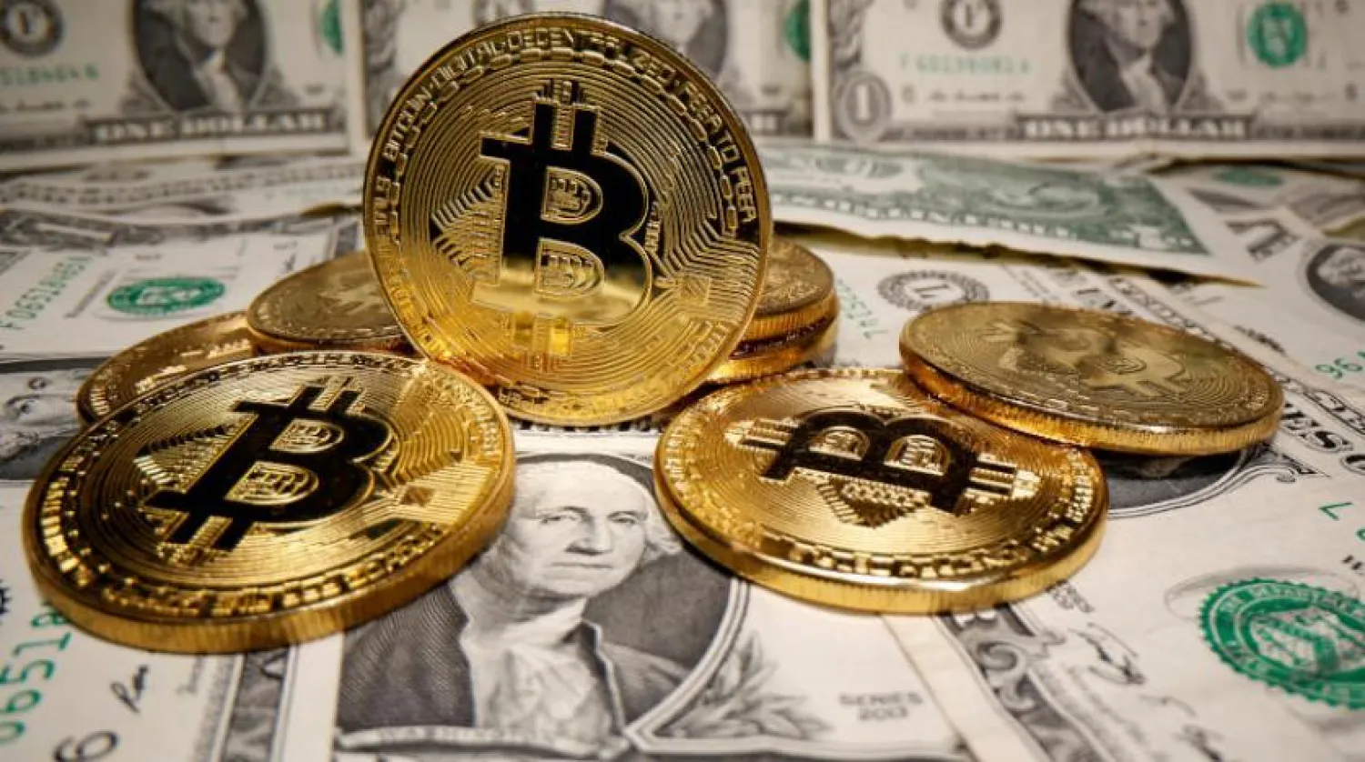 Bitcoin ve ABD doları (Reuters)
