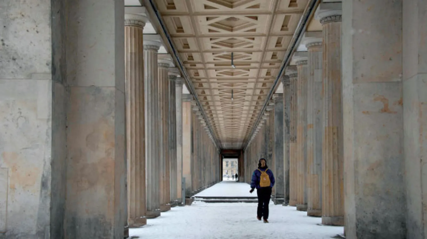 تتزامن توقعات دخول الاقتصاد الألماني مرحلة ركود في الربع الأول من العام نتيجة الإغلاق مع تحذيرات من مخاطر الفتح المتعجل على الاقتصاد (أ.ف.ب)