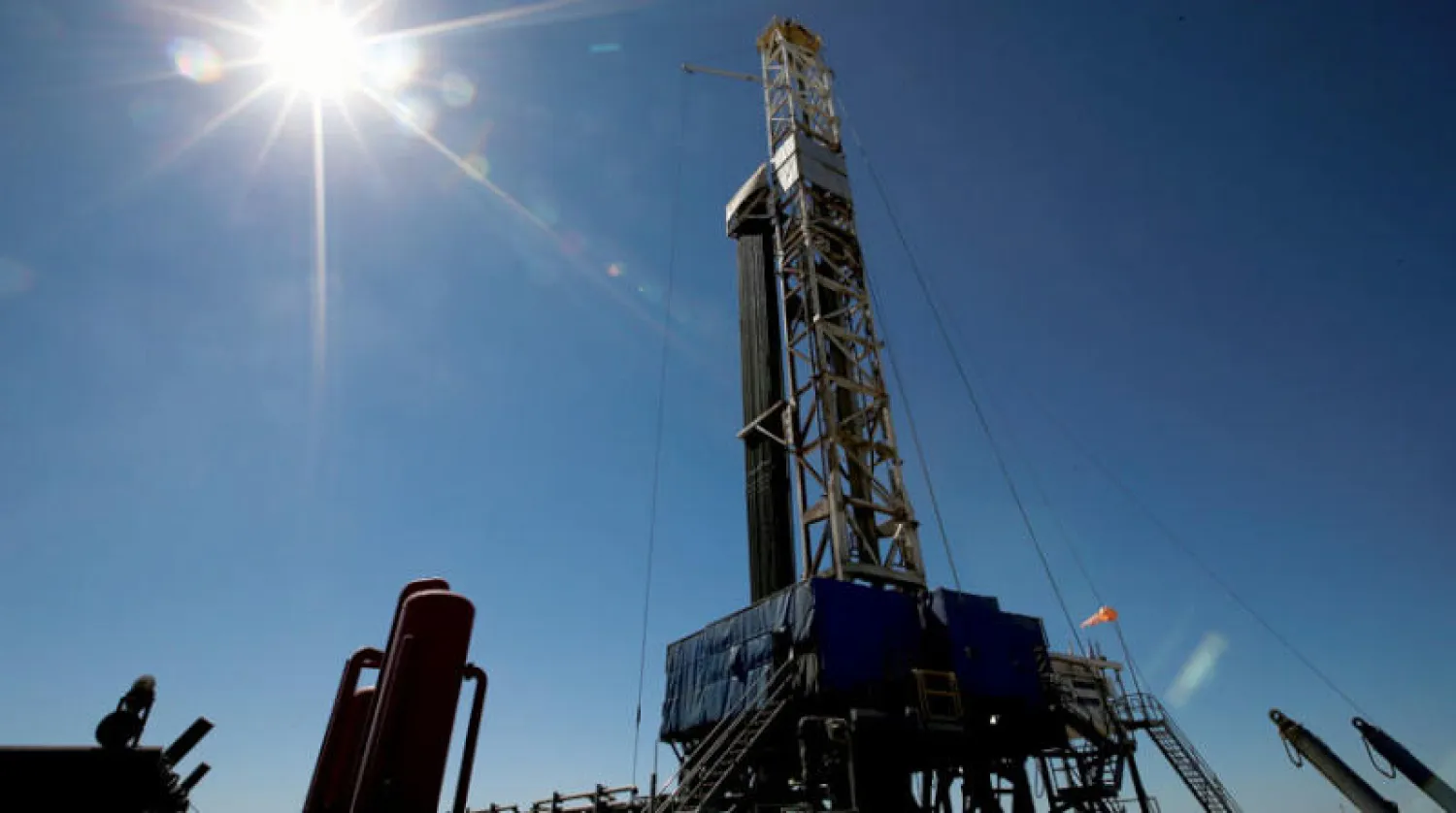 تتوقع كل من «أوبك» و«وكالة الطاقة الدولية» تحسناً في الطلب النفطي خلال النصف الثاني من العام (رويترز)