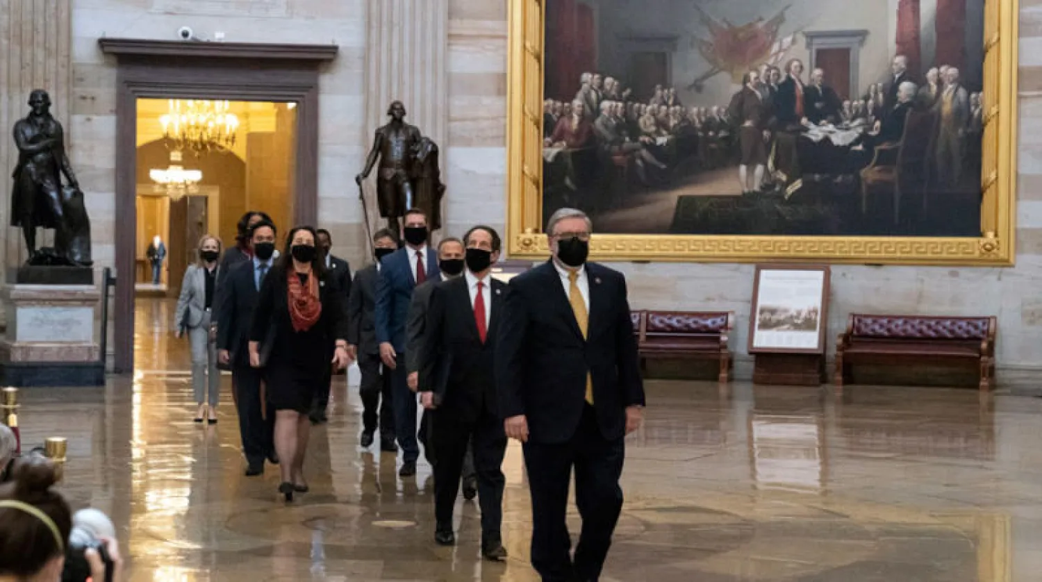 فريق الادعاء يتجه إلى مجلس الشيوخ الثلاثاء الماضي (أ.ب)