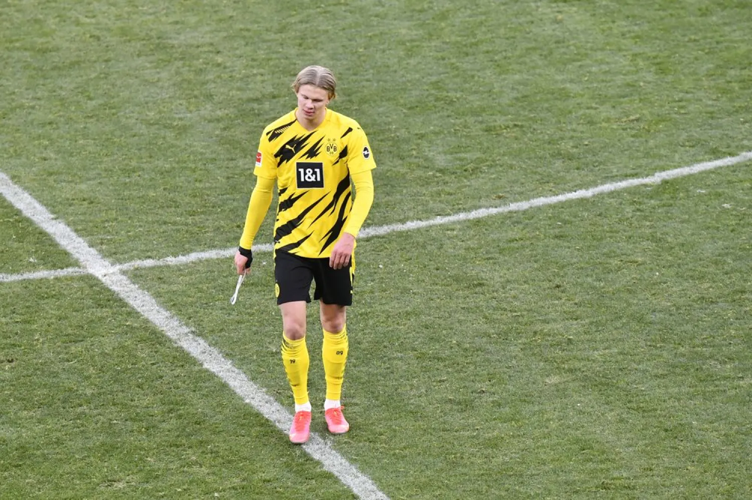 Dortmund's Erling Haaland leaves the pitch at the end of the match against Hoffenheim in Dortmund, Germany, Saturday, Feb. 13, 2021. (AP)