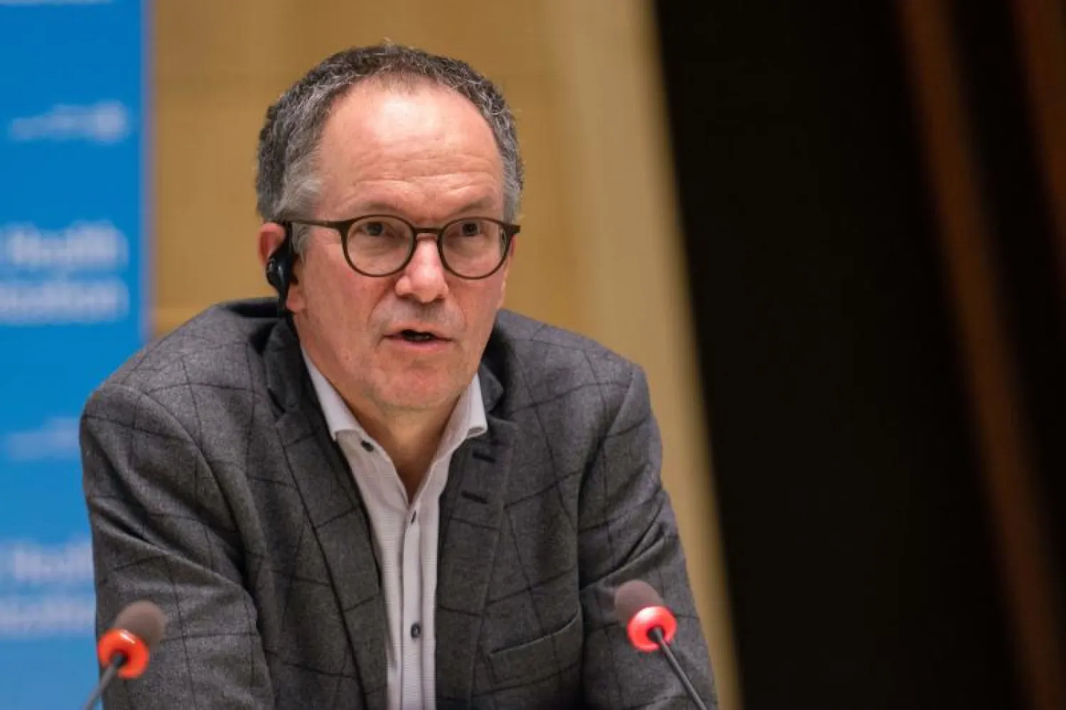 المحقق الرئيسي لبعثة منظمة الصحة العالمية بيتر بن امبارك (أ.ف.ب)