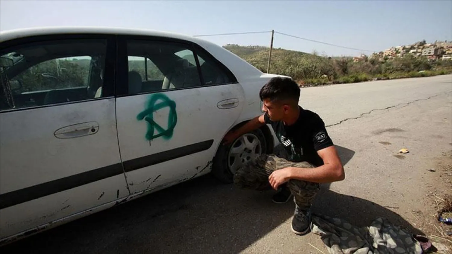 Suspected Israeli Settlers Vandalize Palestinian Cars