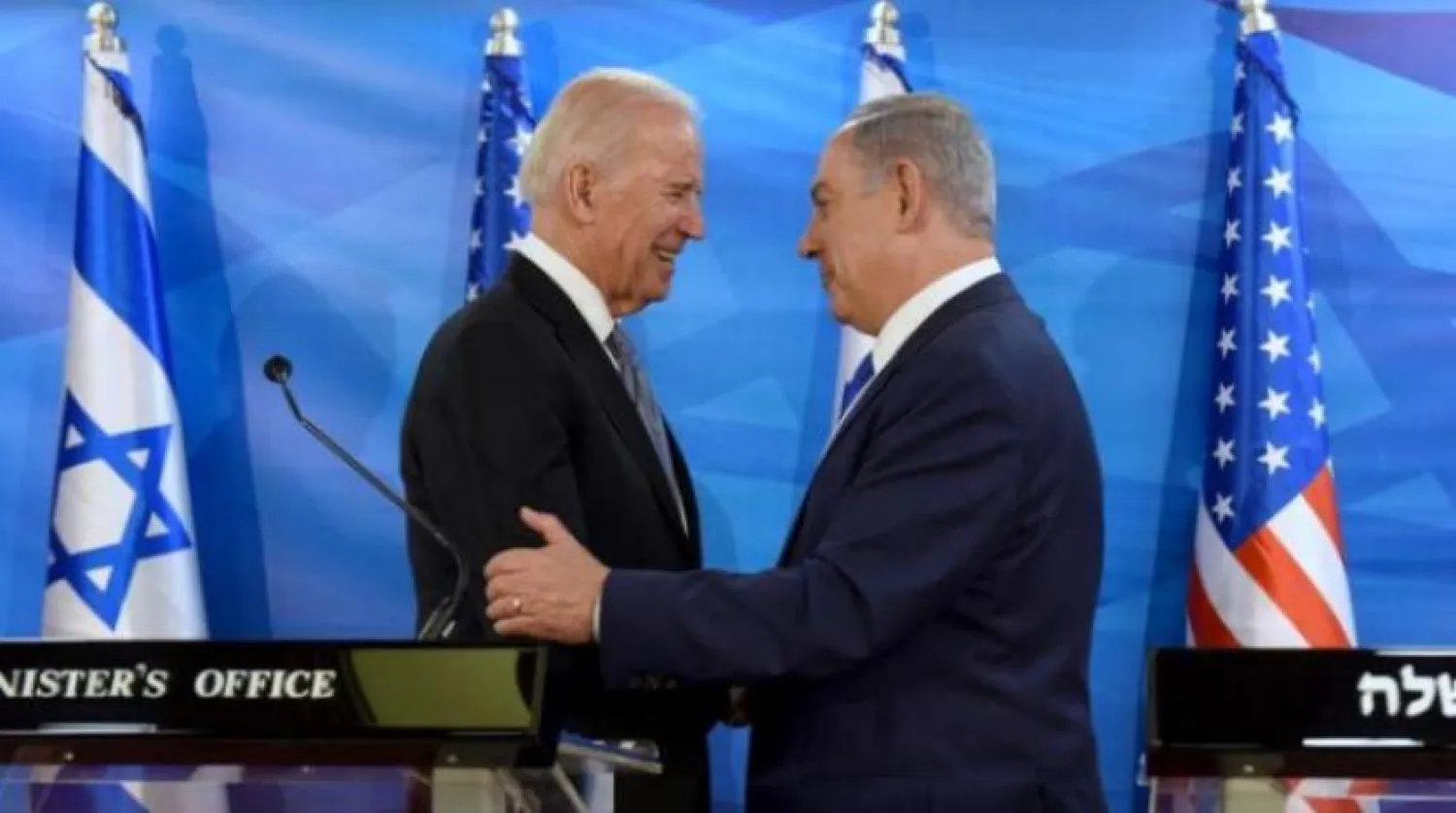 İsrail Başbakanı Binyamin Netanyahu (sağda) ve ABD Başkan Yardımcısı Joe Biden, Mart 2016'da İsrail'e yaptığı ziyaretten bir kare (Arşiv - Reuters)