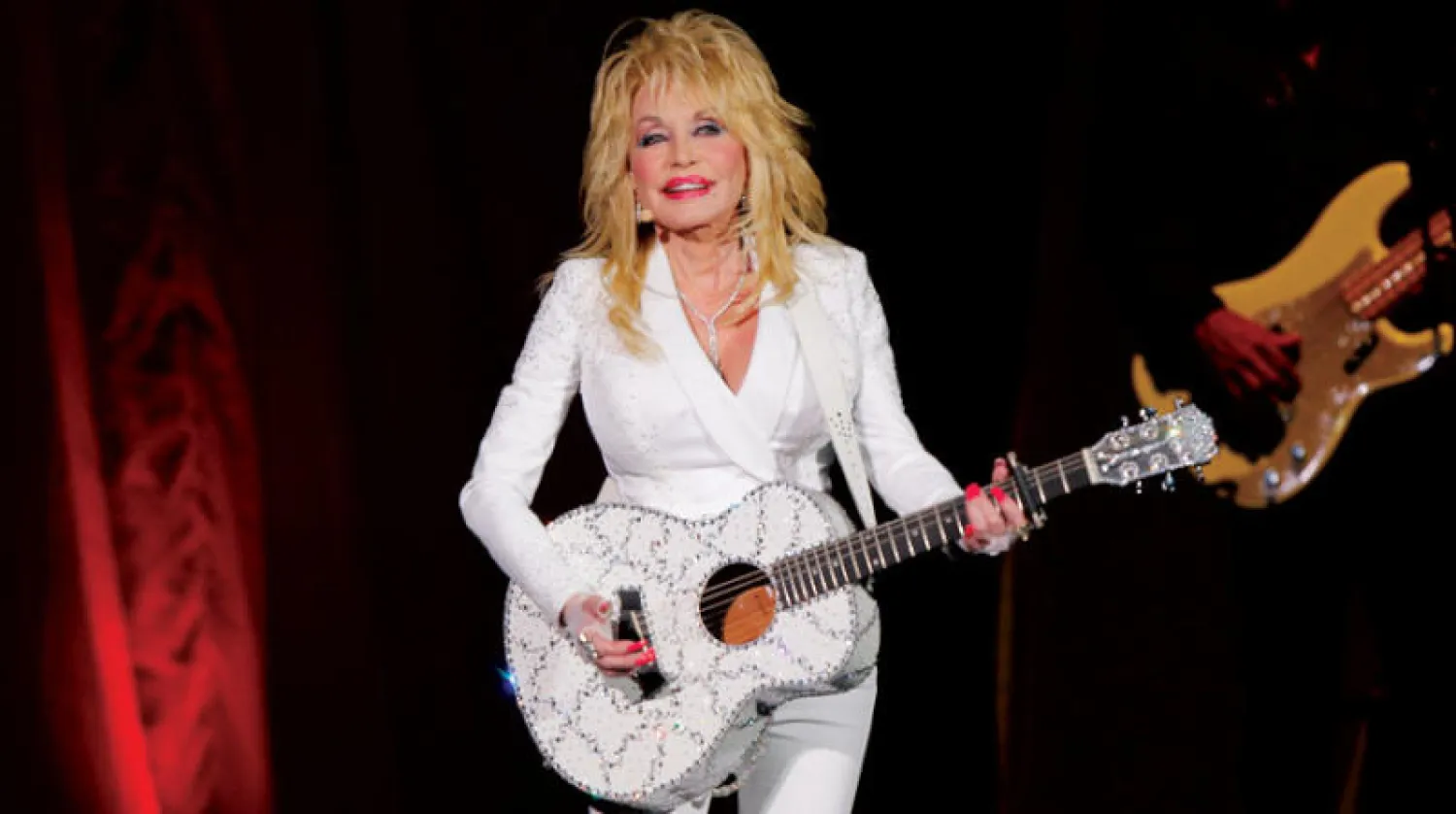 نجمة موسيقى الكانتري دوللي بارتون (أ.ب)