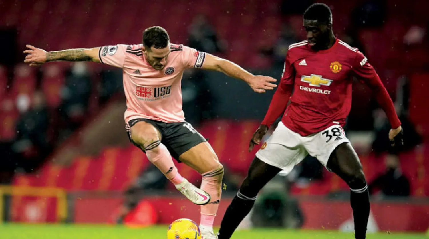 توانزيبي مدافع مانشستر يونايتد تعرّض لإساءات عنصرية بعد تعادل فريقه مع إيفرتون (أ.ف.ب)