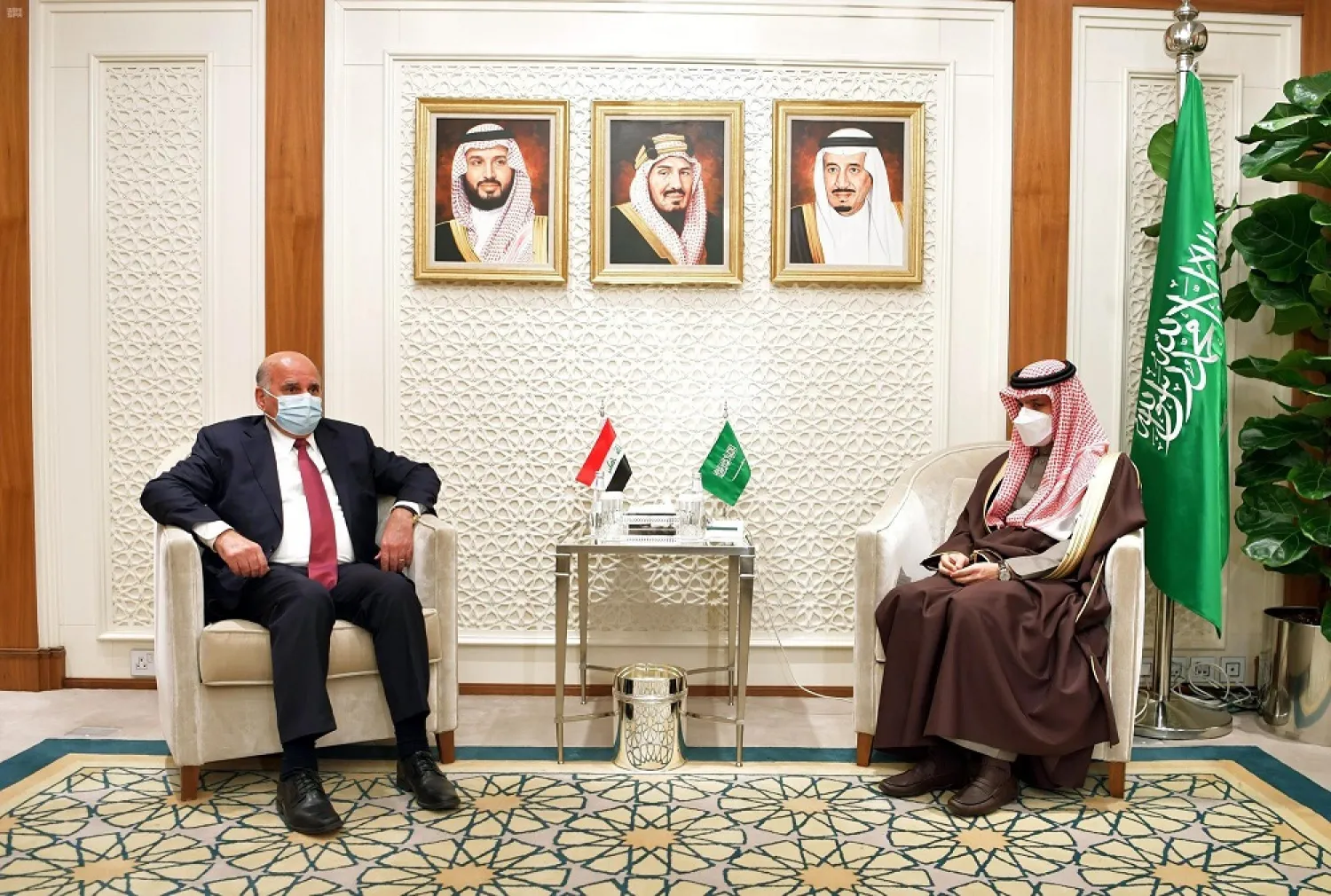 The Saudi and Iraqi foreign ministers meet in Riyadh. (SPA)