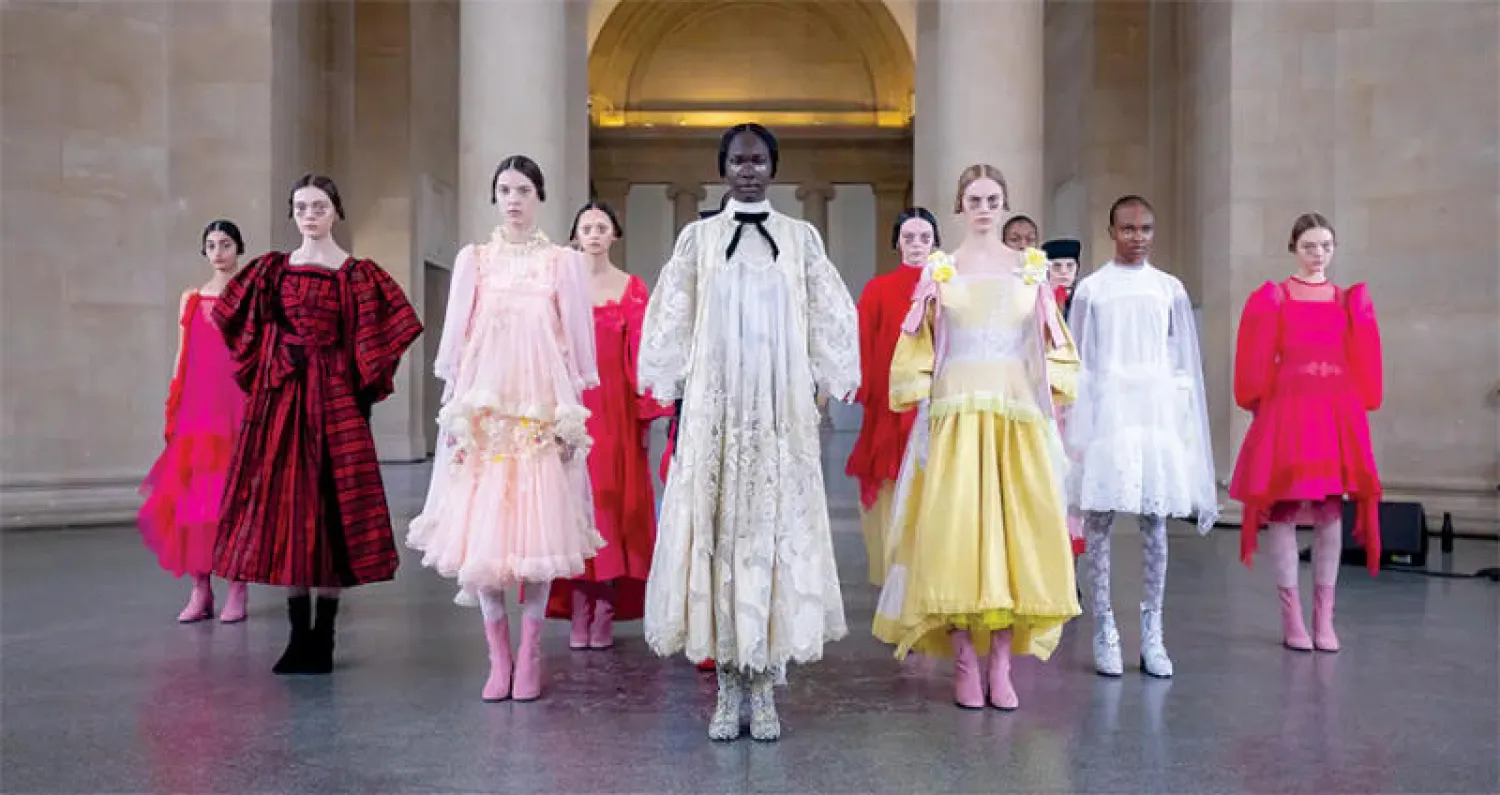 من عرض بورا أكسوا