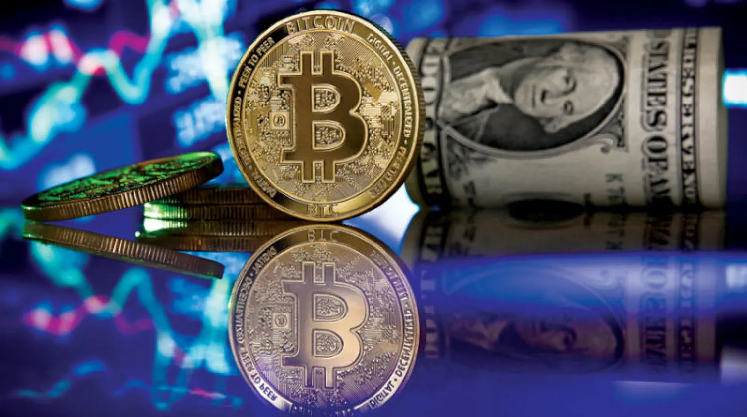 هوَت «بتكوين» 17 % خلال ساعات مع تنامي قلق المستثمرين بشأن تقييمات العملات المشفرة شديدة الارتفاع (إ.ب.أ)