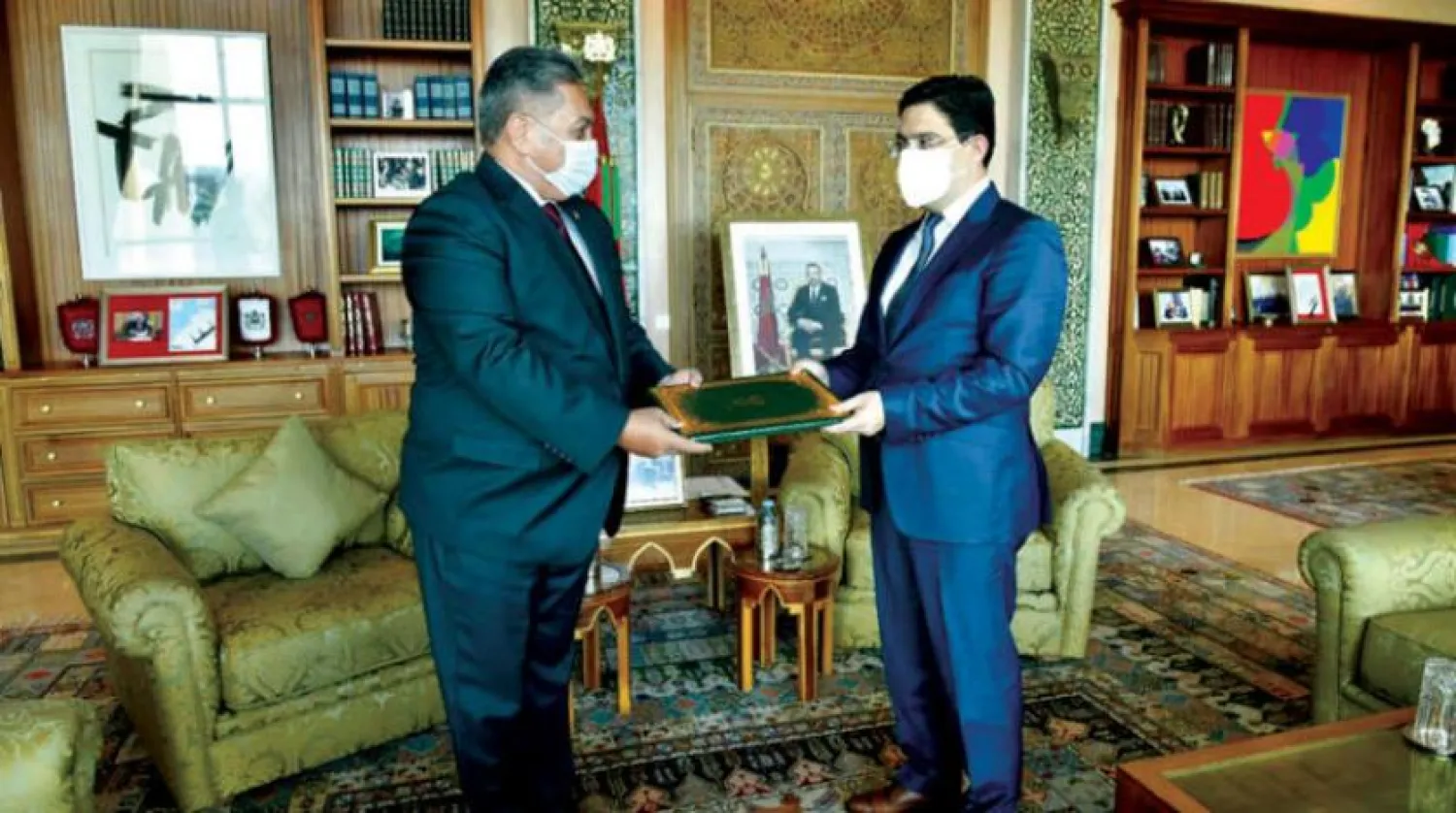 Moroccan Foreign Minister Nasser Bourita (right)