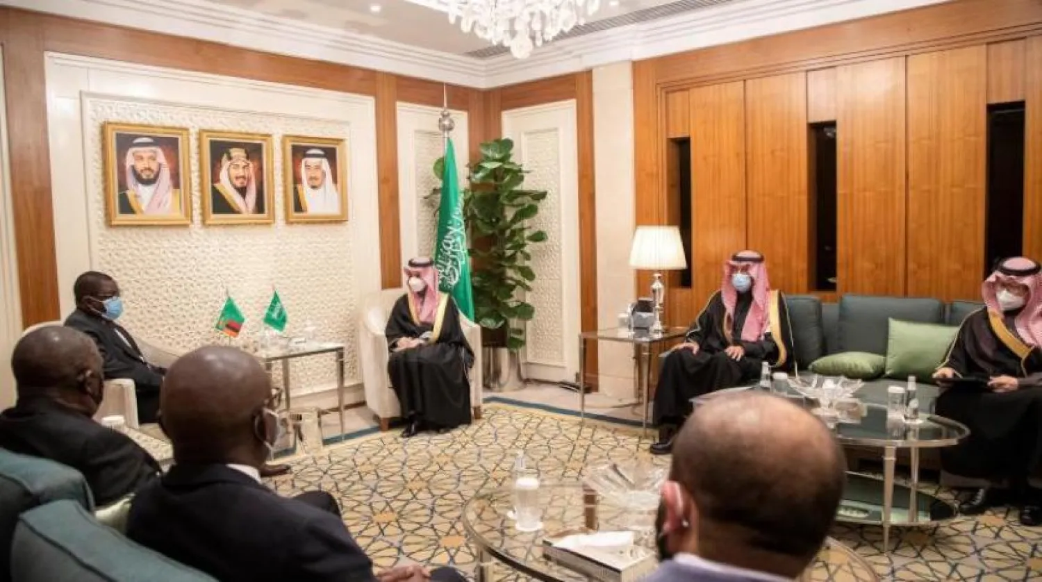 Suudi Arabistan Dışişleri Bakanı Prens Faysal bin Ferhan Zambiyalı mevkidaşı Joseph Malanji ile bir araya geldi (SPA)
