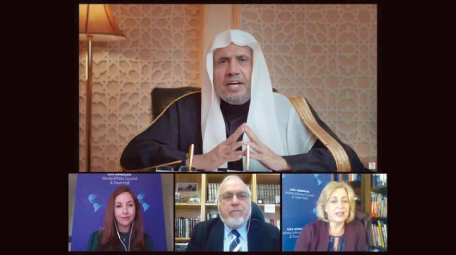 İsa, Los Angeles World Affairs Council üyeleriyle görüşmede iken (SPA)