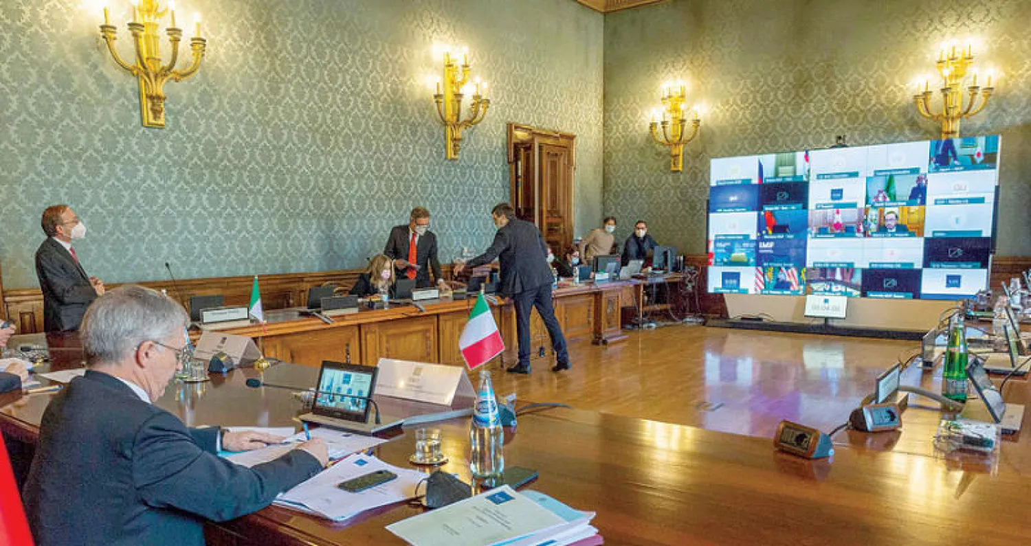 جانب من اجتماع وزراء مالية مجموعة العشرين عبر الفيديو كونفرنس أمس (أ.ف.ب)