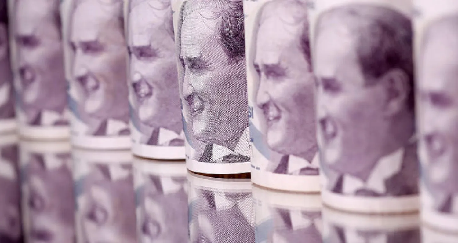 محت الليرة التركية أمس جميع المكاسب التي حققتها هذا العام تقريباً (رويترز)