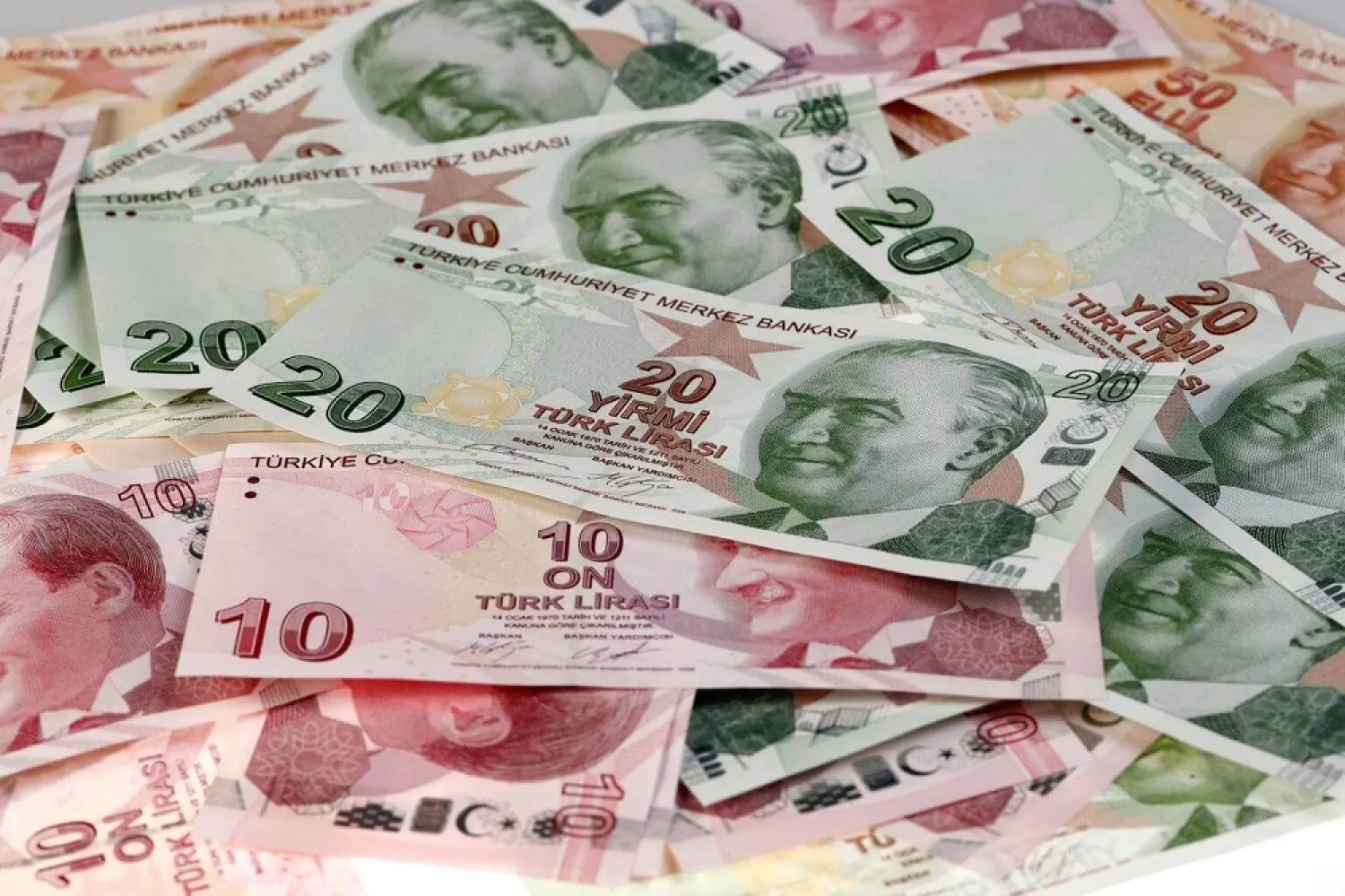The Turkish lira slid for a fifth straight day on Friday, hit by surging US bond yields. (Reuters)