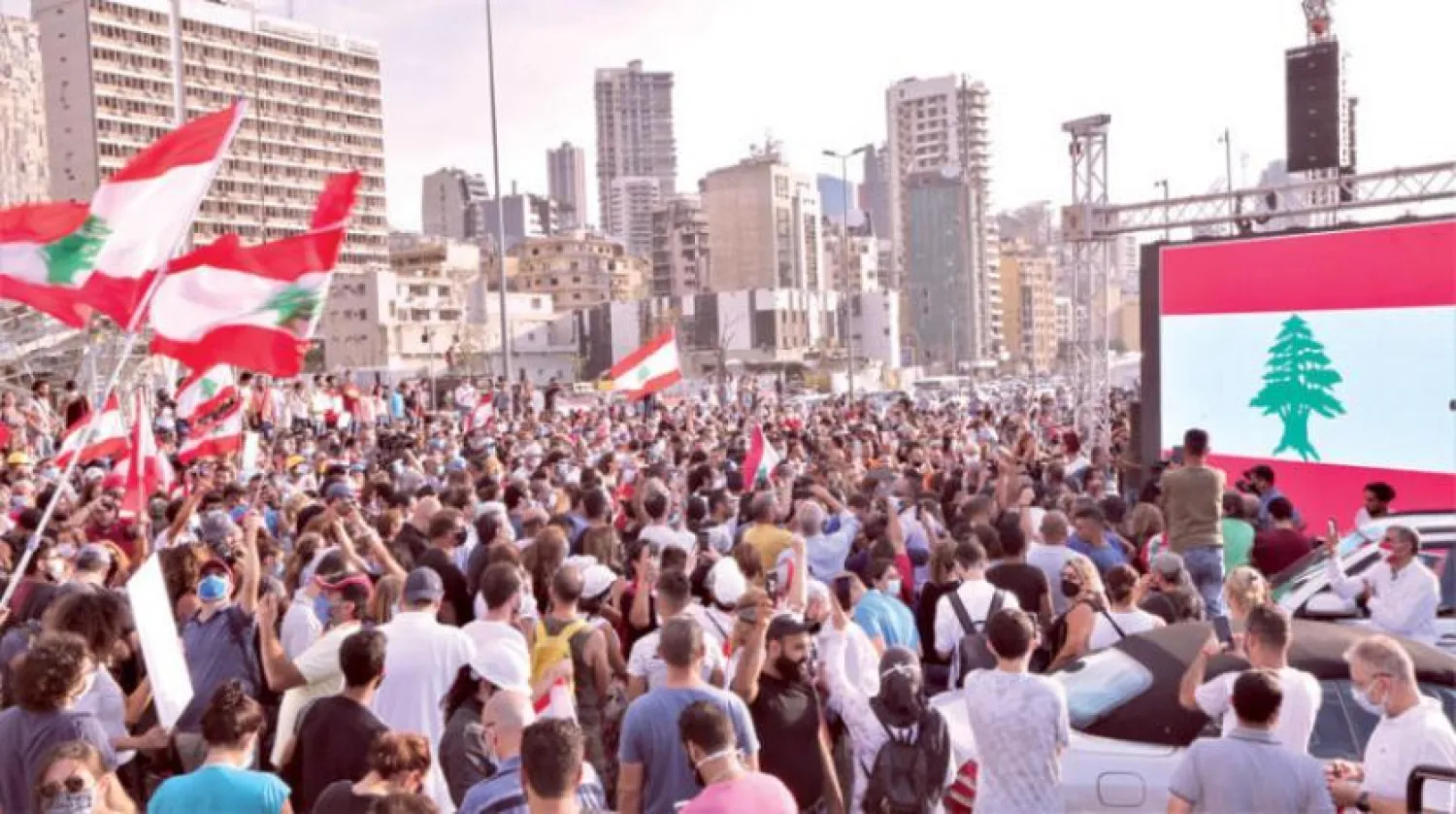 Beyrut’ta elektrik kesintisine karşı düzenlenen gösterilerde kapatılan yollar yeniden açıldı