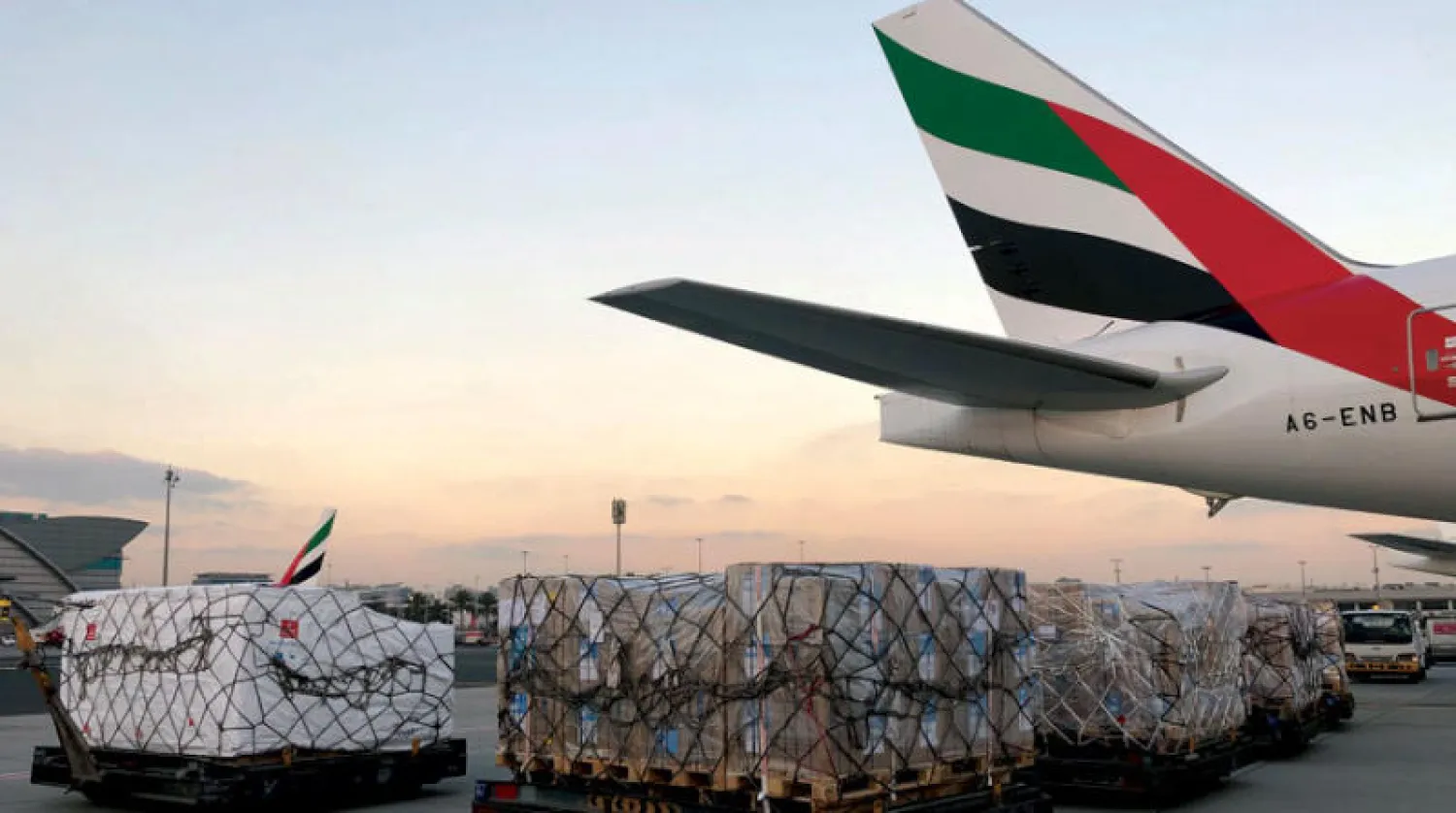 وصلت الطائرتان المحملتان بالإمدادات الطبية والمساعدات الإنسانية العاجلة إلى مطار الخرطوم حيث سيستفيد منها نحو 700 ألف شخص (الشرق الأوسط)