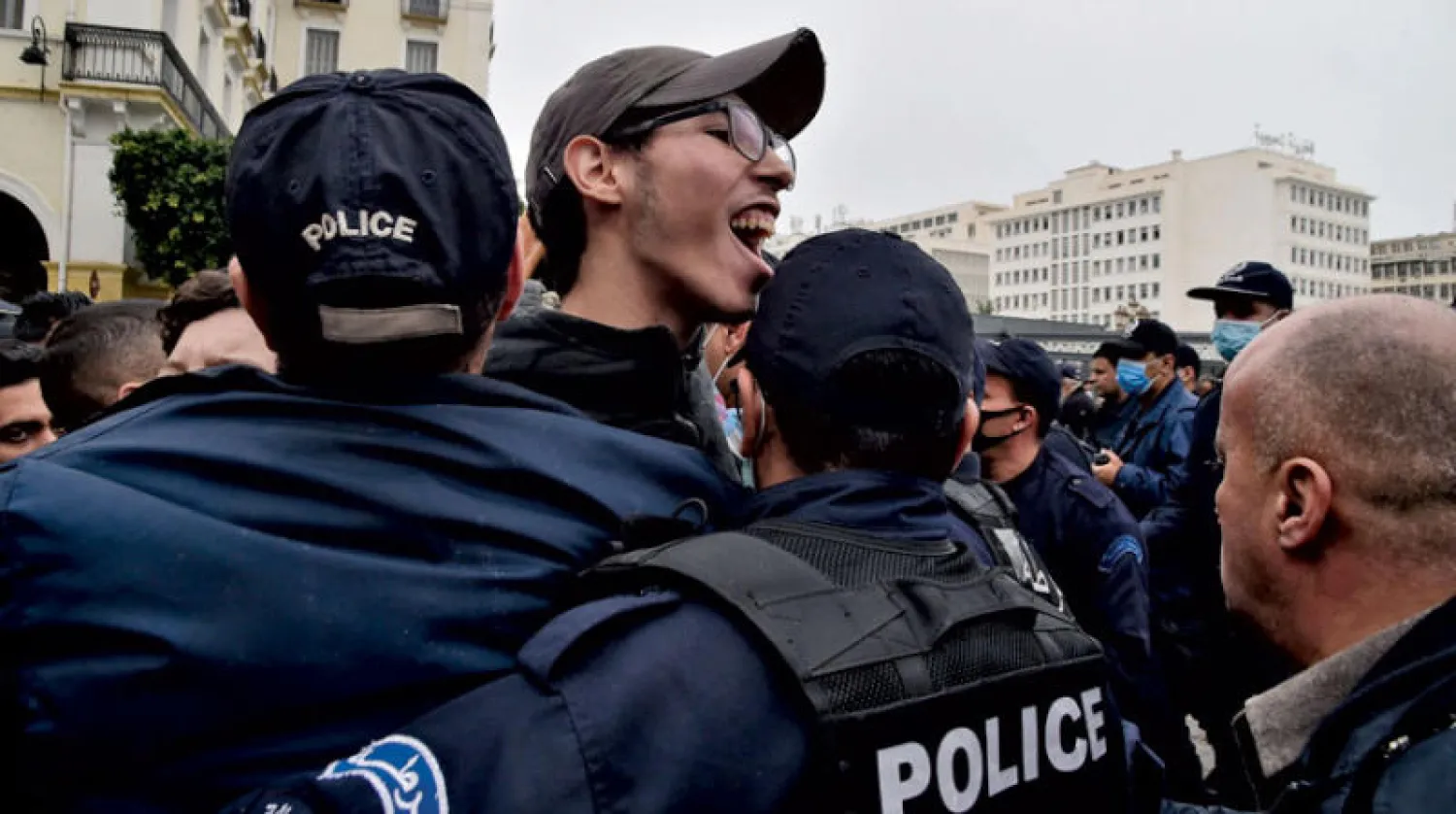 اتهامات جديدة للأمن الجزائري بتعذيب ناشط بالحراك (أ.ف.ب)