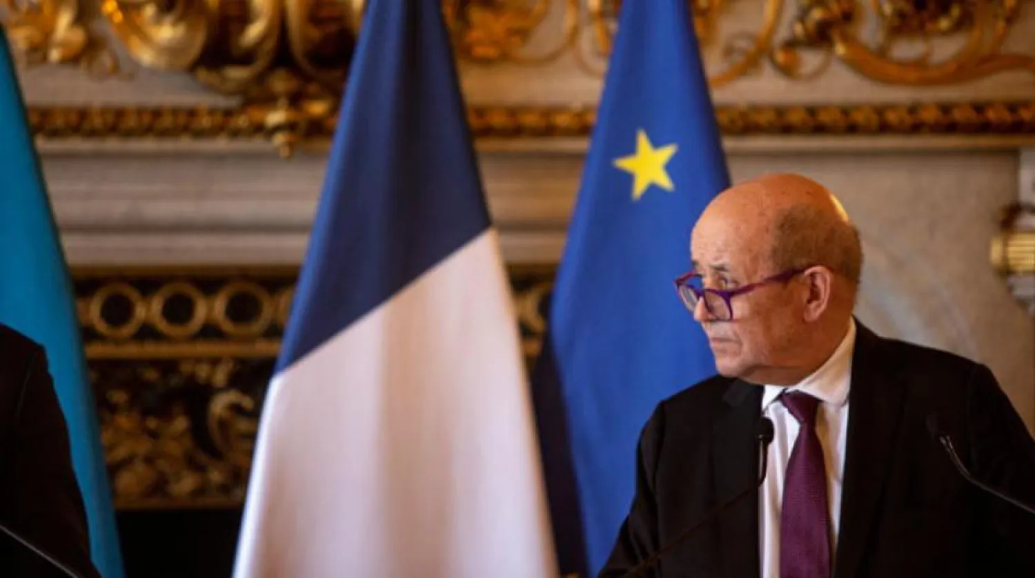 Fransa Dışişleri Bakanı Jean-Yves Le Drian, geçtiğimiz hafta Paris'te Ukraynalı mevkidaşı Dmitro Kuleba ile basın toplantısı düzenledi. (AP)