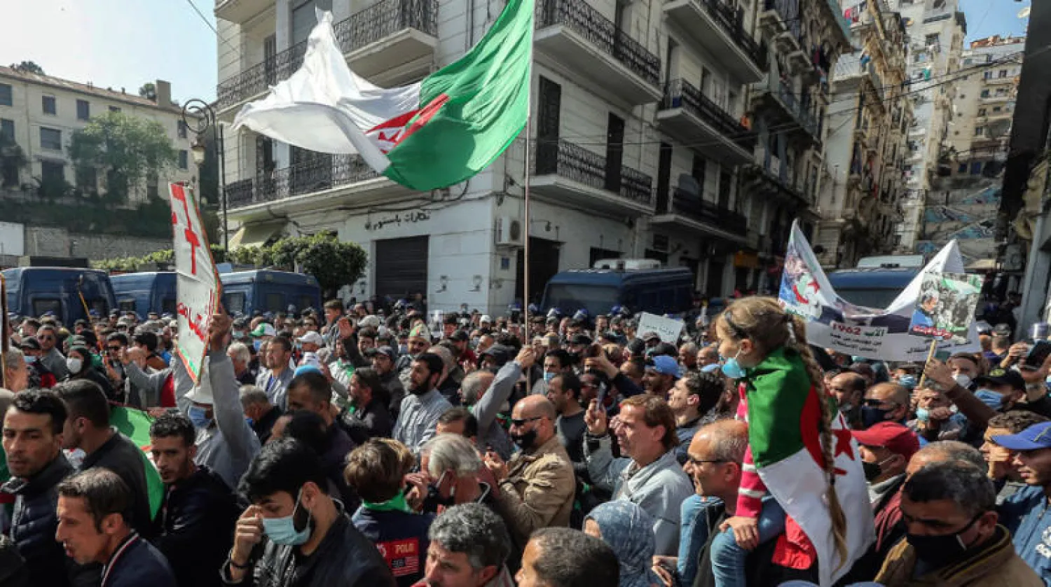 قوات الأمن الجزائرية متهمة باستخدام العنف المفرط ضد المتظاهرين (أ.ب)