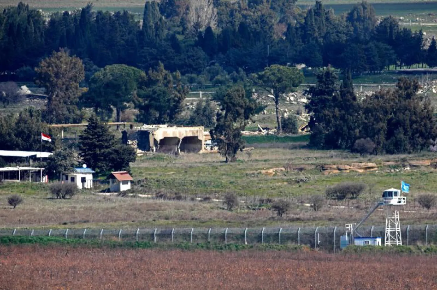 السياج الحدودي بين محافظة القنيطرة السورية ومرتفعات الجولان المحتلة (أرشيفية - أ.ف.ب)