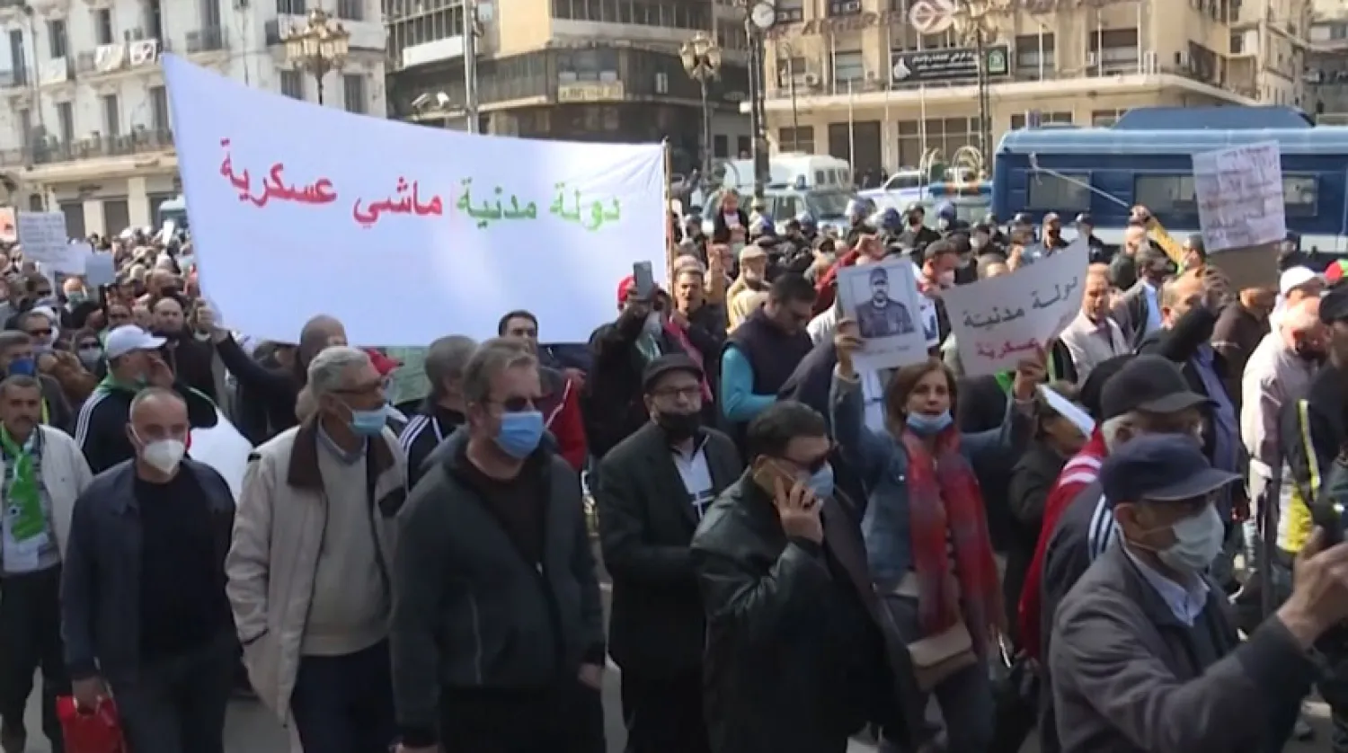 Cezayir’de Hirak hareketi, vatandaşlıktan çıkarma yasasını reddediyor