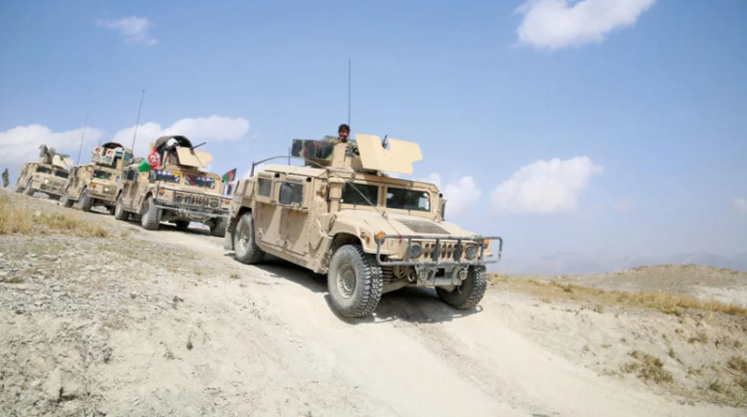 استنفار أمني ضد مسلحي «طالبان» في مقاطعة شيرزاد بولاية ننجرهار شرق أفغانستان أمس (إ.ب.أ)