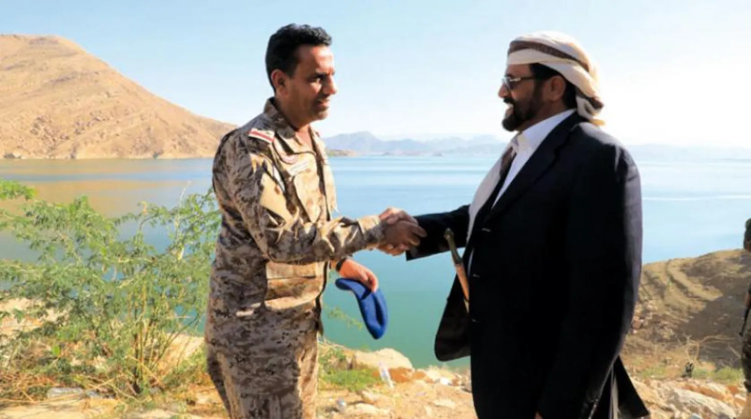 Marib Governor Sultan al-Arada meets with Arab coalition spokesman Col. Turki al-Malki in Marib. (Asharq Al-Awsat)
