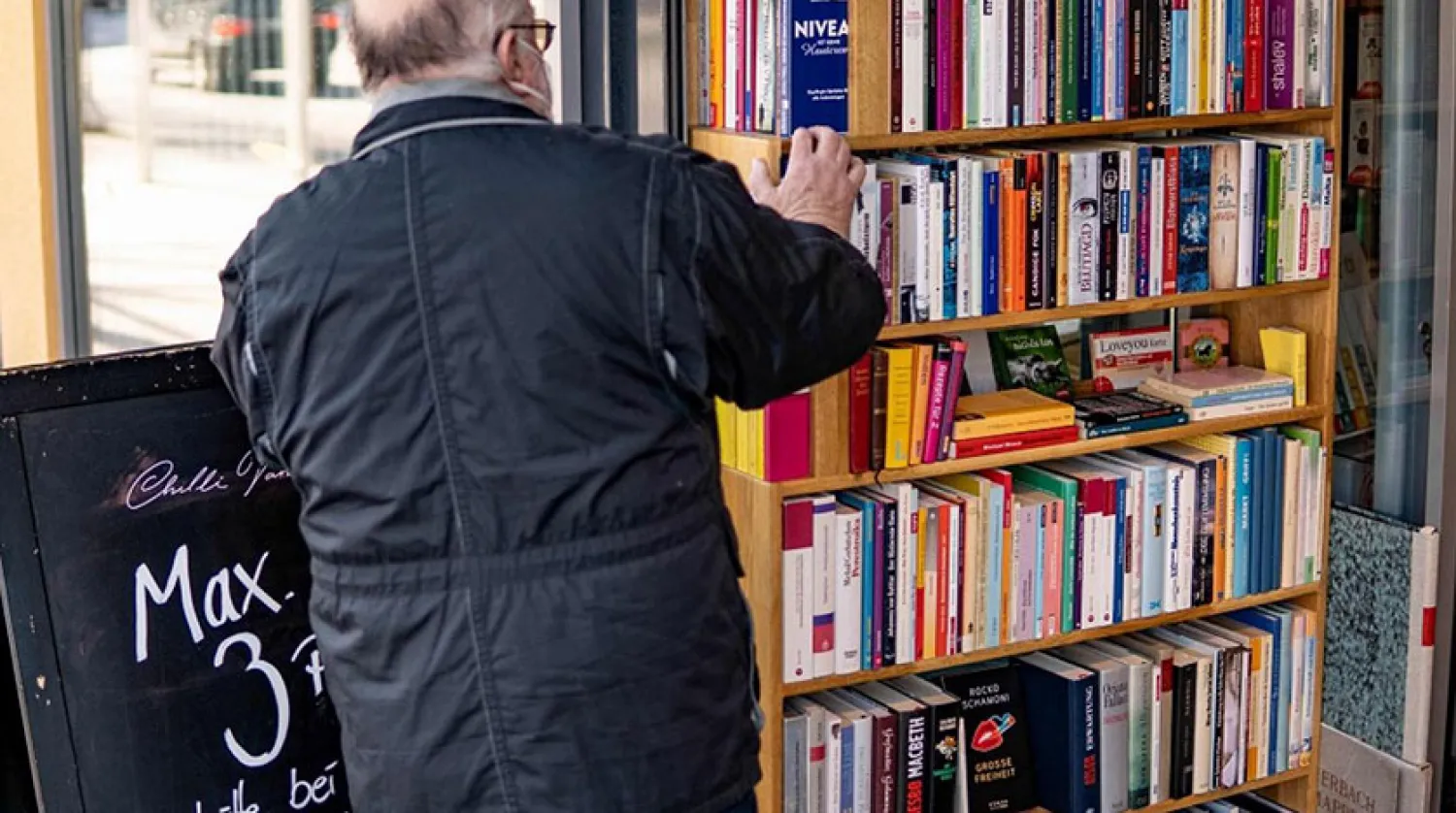 Tarihçilere göre anılarını ilk olarak kaleme alan kişi, Roma İmparatoru Julius Caesar (Jül Sezar)’dır