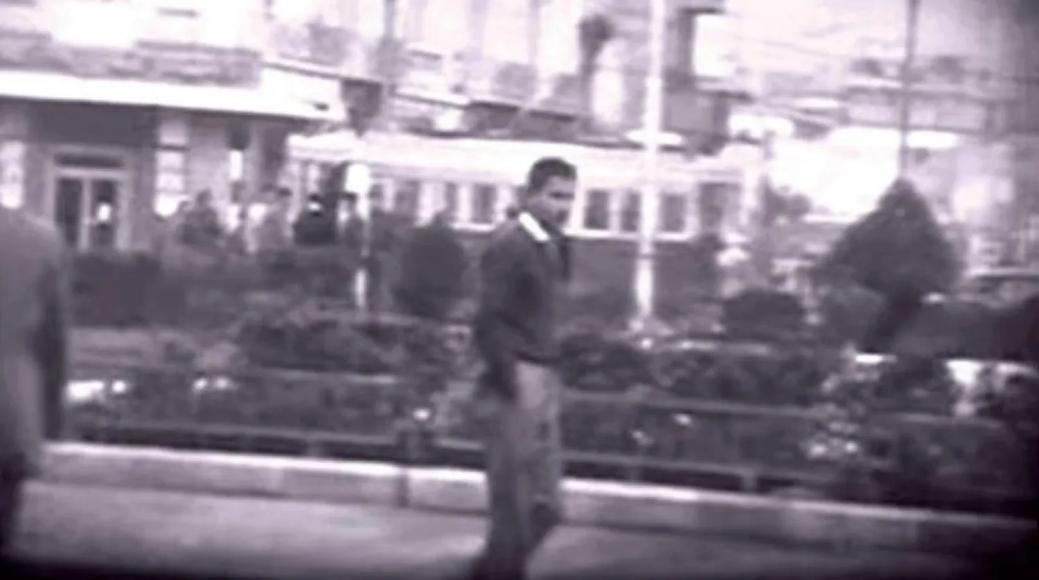 Eli Cohen'in bir Sovyet subayı tarafından Şam'da bir sokakta çekilmiş nadir bir fotoğraf (Russia Today)