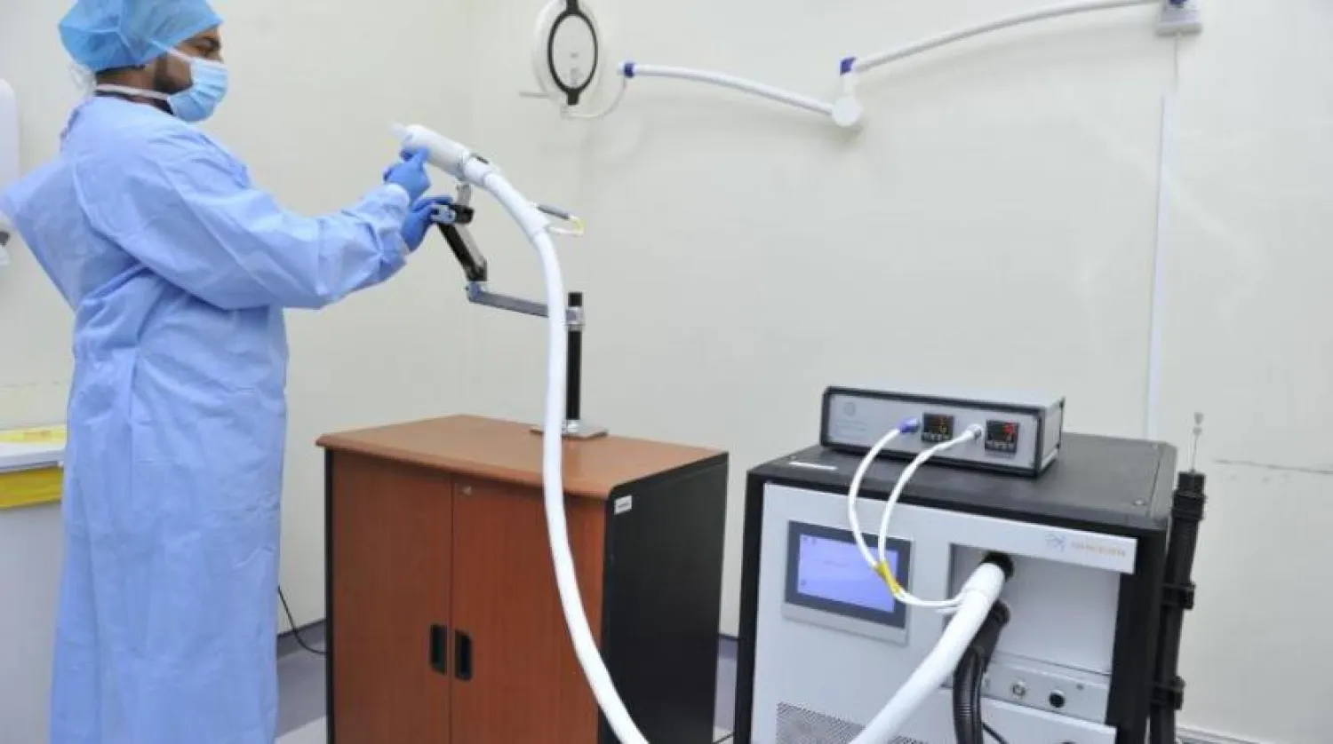 Yeni teknoloji, yüksek hassasiyetli bir solunum örnekleme sistemine bağlı tek kullanımlık cihaza üfleme ile yapılıyor (WAM)