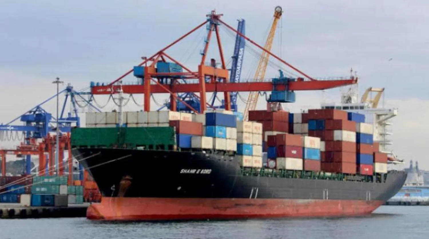 İran’ın Şehrekürd konteynır gemisi İstanbul Haydarpaşa Limanı’nda