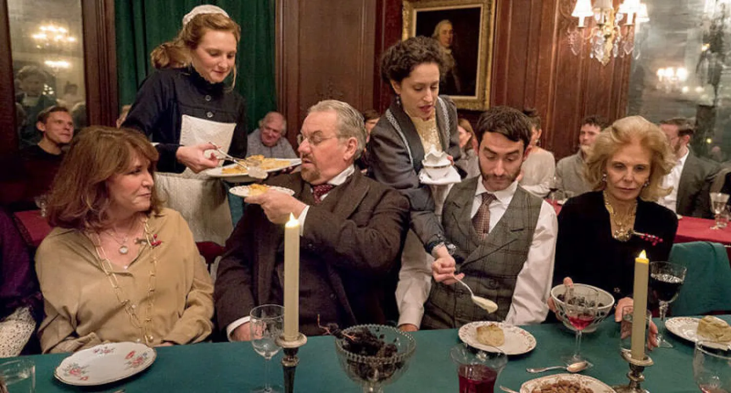 عُرضت فيه مسرحية استندت إلى رواية جيمس جويس «1904 The Dead» (نيويورك تايمز)