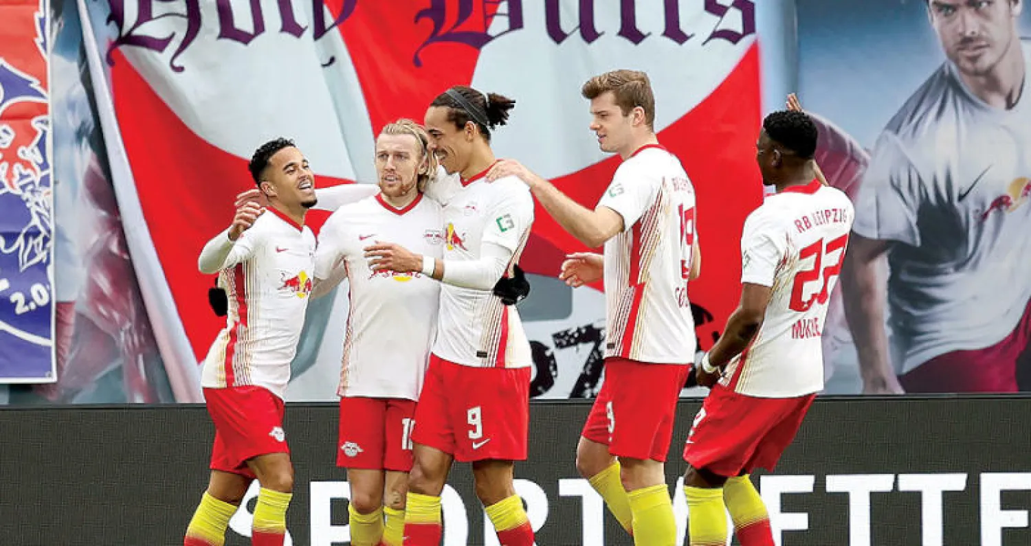 لاعبو لايبزيغ يدركون أن لقب الدوري الألماني فرصتهم الأخيرة بعد الخروج الأوروبي (إ.ب.أ)