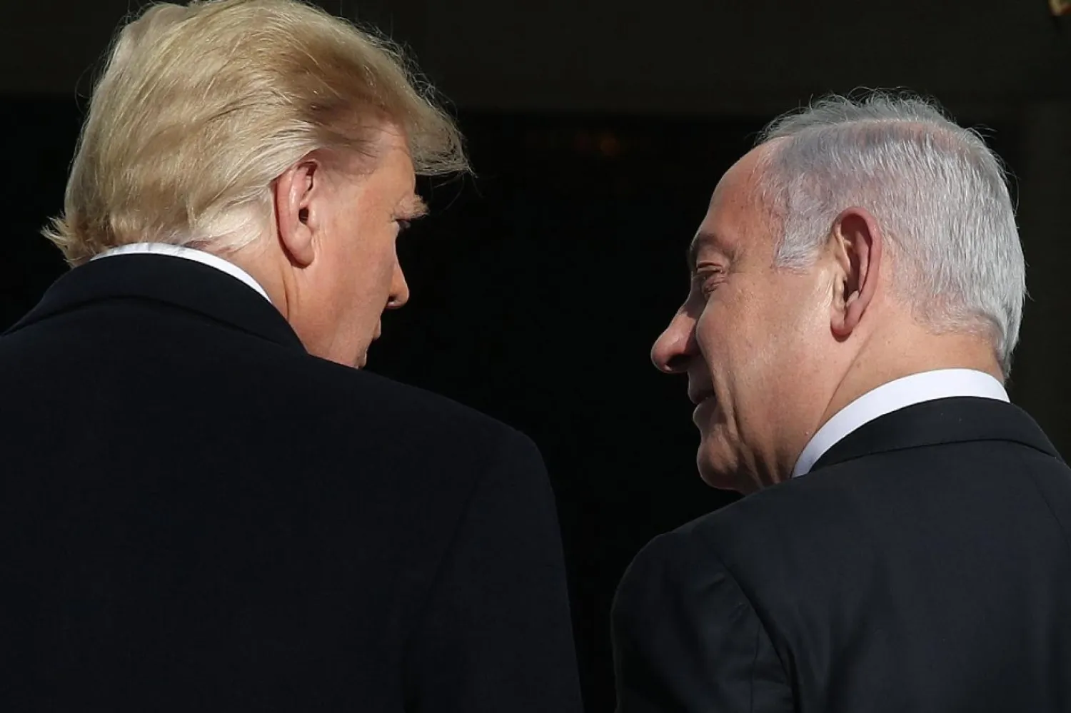 Netanyahu sık sık Trump olan yakınlığıyla övünüyodu. (AFP)
