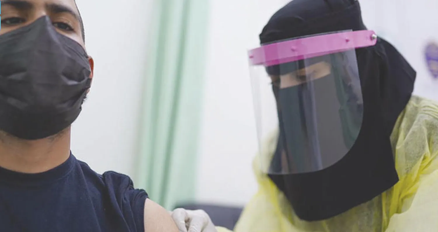 الخدمات الطبية بوزارة الداخلية السعودية تواصل تقديم اللقاح (واس)