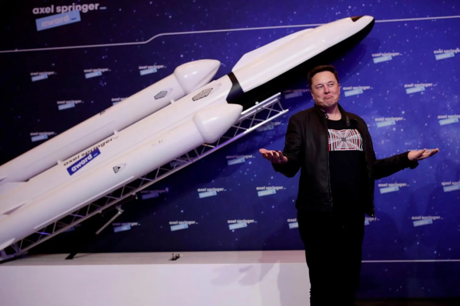 Elon Musk, Aralık 2020'de Berlin'de Axel Springer medya ödülleri töreninde (AP)