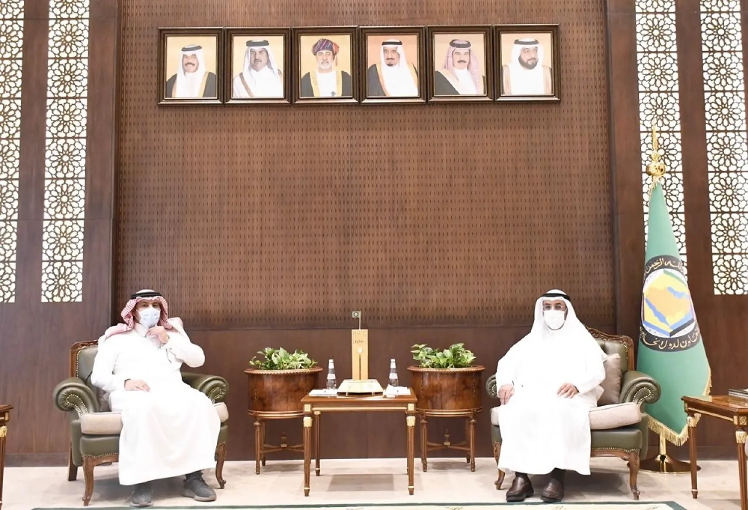 The GCC chief holds talks with the Saudi ambassador to Yemen. (SPA)