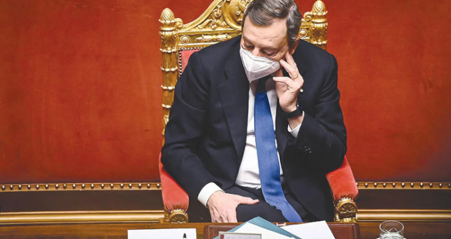 يسعى رئيس وزراء إيطاليا ماريو دراغي لتضييق الفجوة بين شمال إيطاليا المتقدم اقتصادياً وجنوبها الأقل تقدماً (إ.ب.أ)