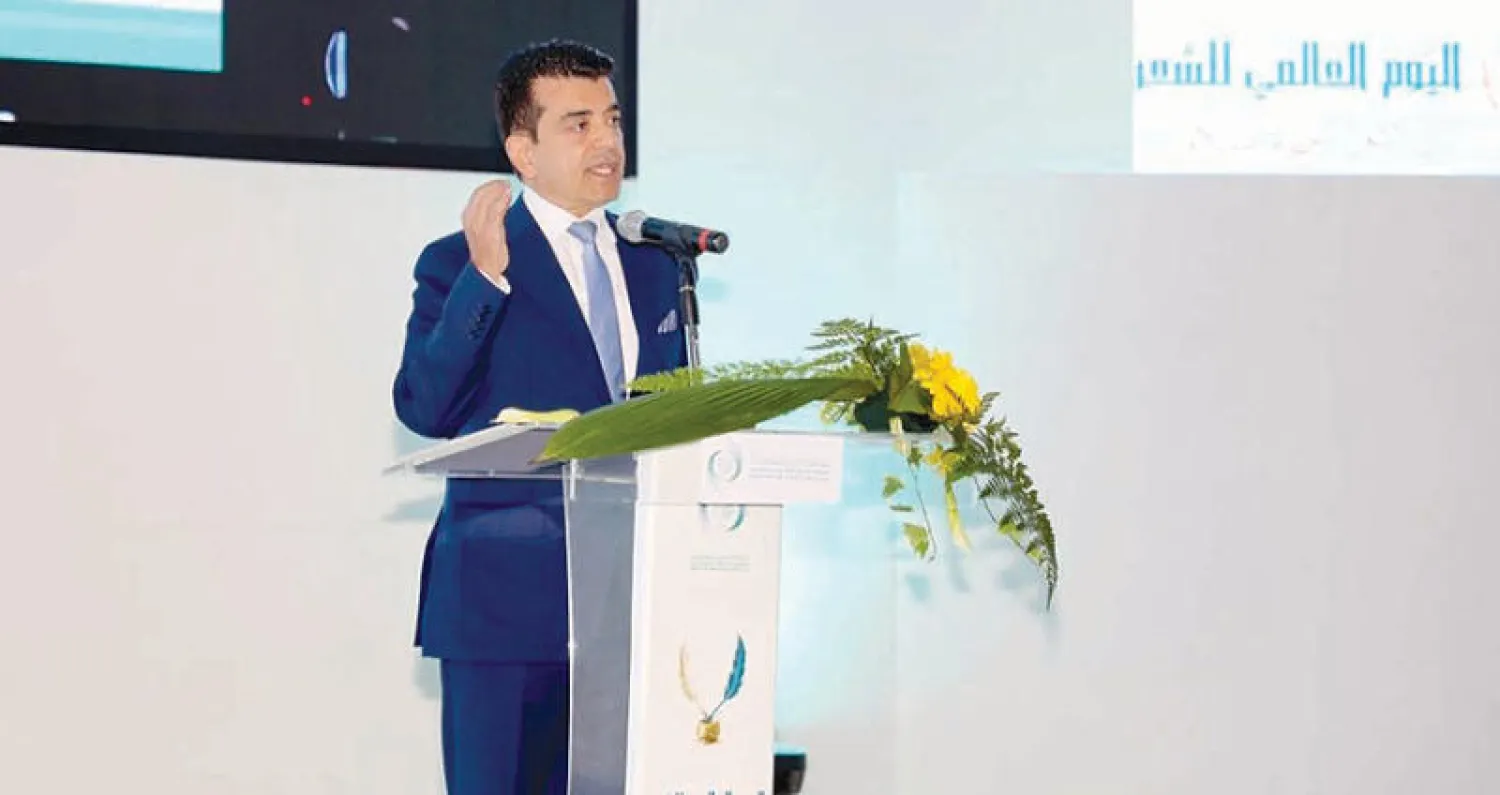 المالك يلقي قصيدة في المناسبة (موقع إيسيسكو)