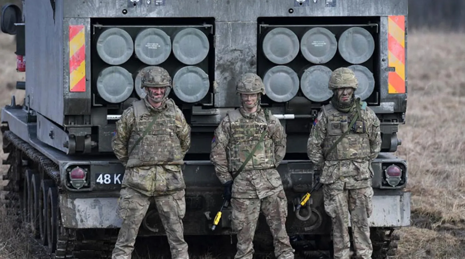İngiltere, nükleer savaş başlıkları ve balistik füzeler dahil olmak üzere silahlanmasının temellerini güçlendirmeyi hedefleyen bir strateji duyurdu (AFP)