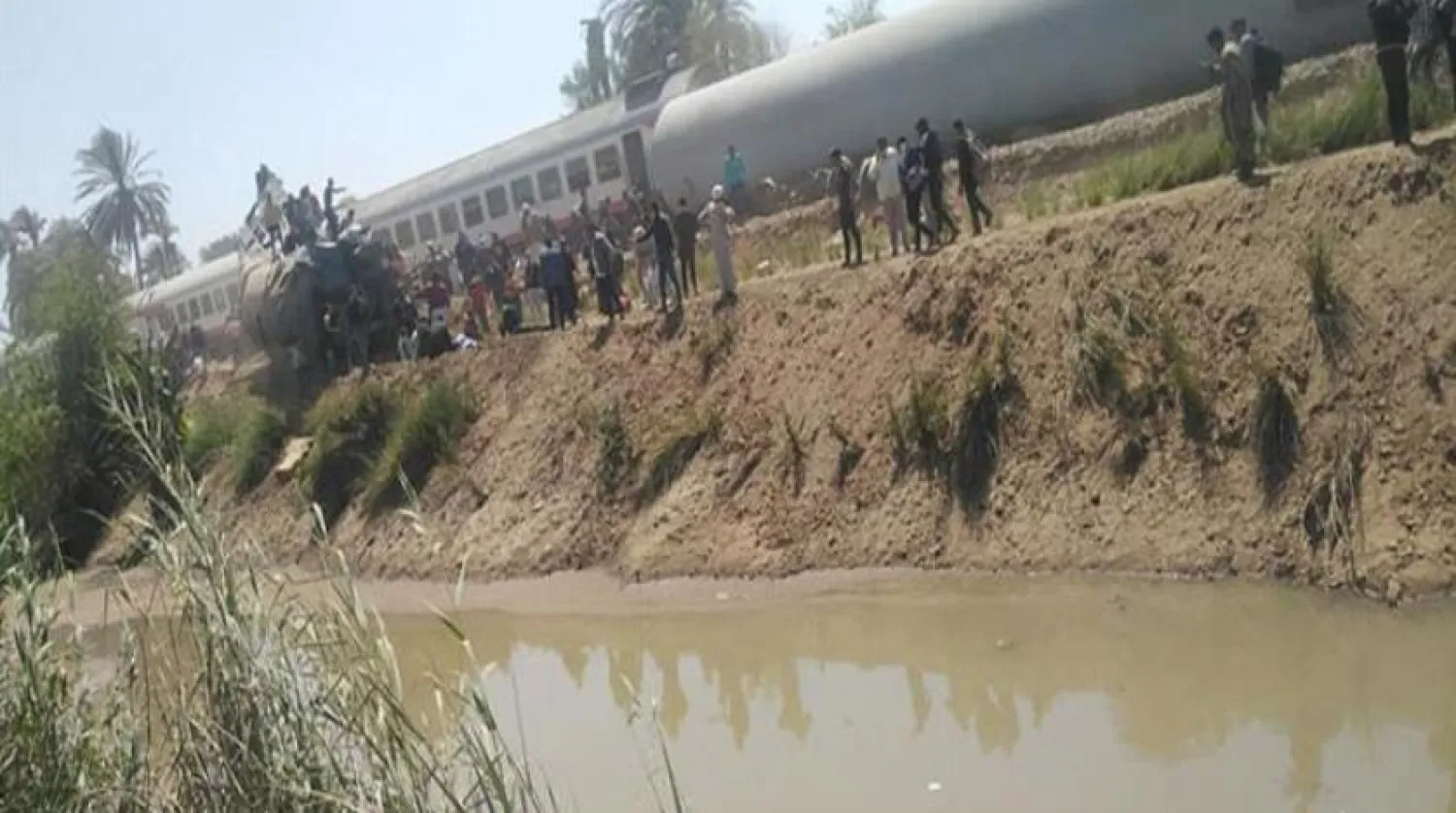 Yukarı Mısır’ın Sohag şehrinde yaşanan tren kazasına ilişkin görüntü (Mısır medyası)