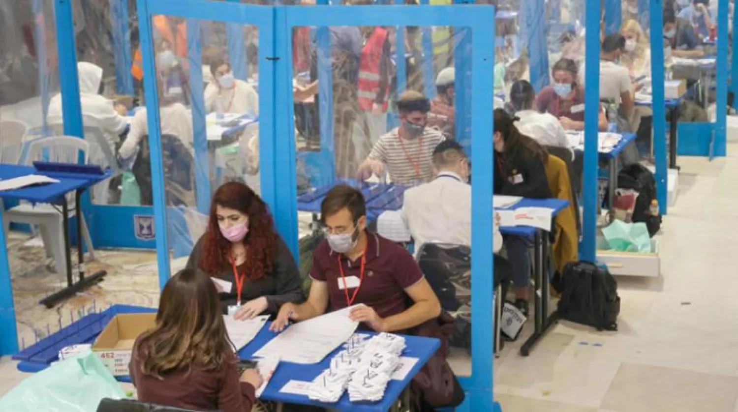 İsrail seçimlerindeki oy pusulalarının sayımı dün de devam etti (AFP)