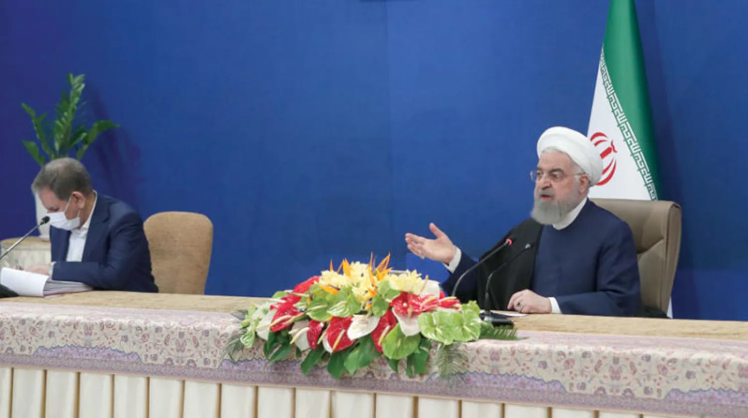 الرئيس الإيراني حسن روحاني يتحدث في الجلسة الأسبوعية للحكومة أمس (الرئاسة الإيرانية)