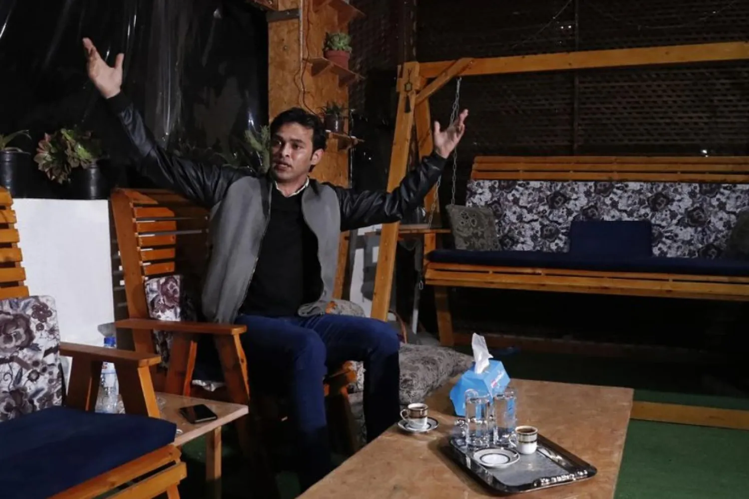 Rami Aman, Hamas yetkililerinin kendisine "Boşanmazsan özgür kalamazsın" dediğini söyledi (AP)