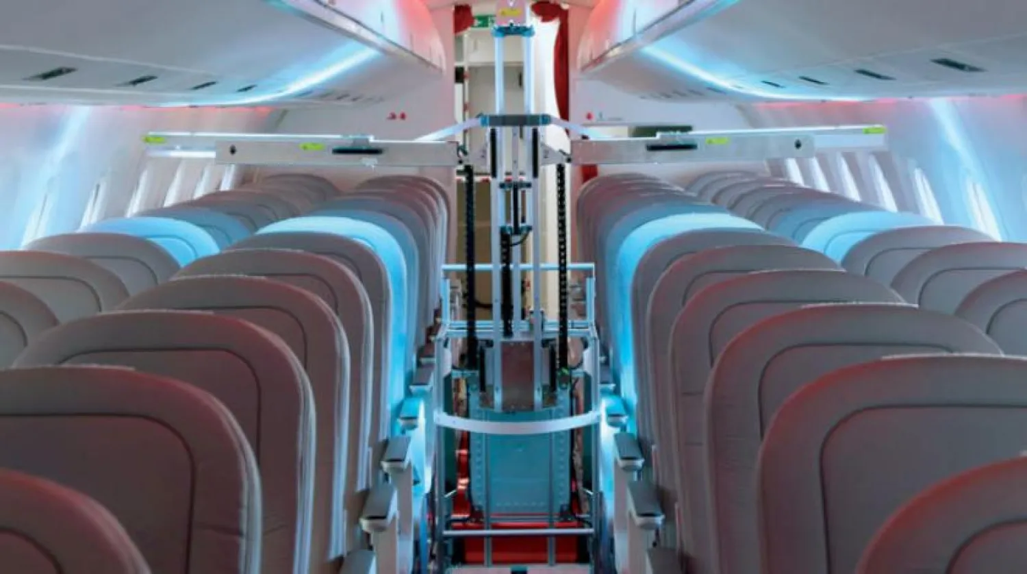 Robot, ultraviyole ışınlar sayesinde virüsleri öldürüyor (Reuters)