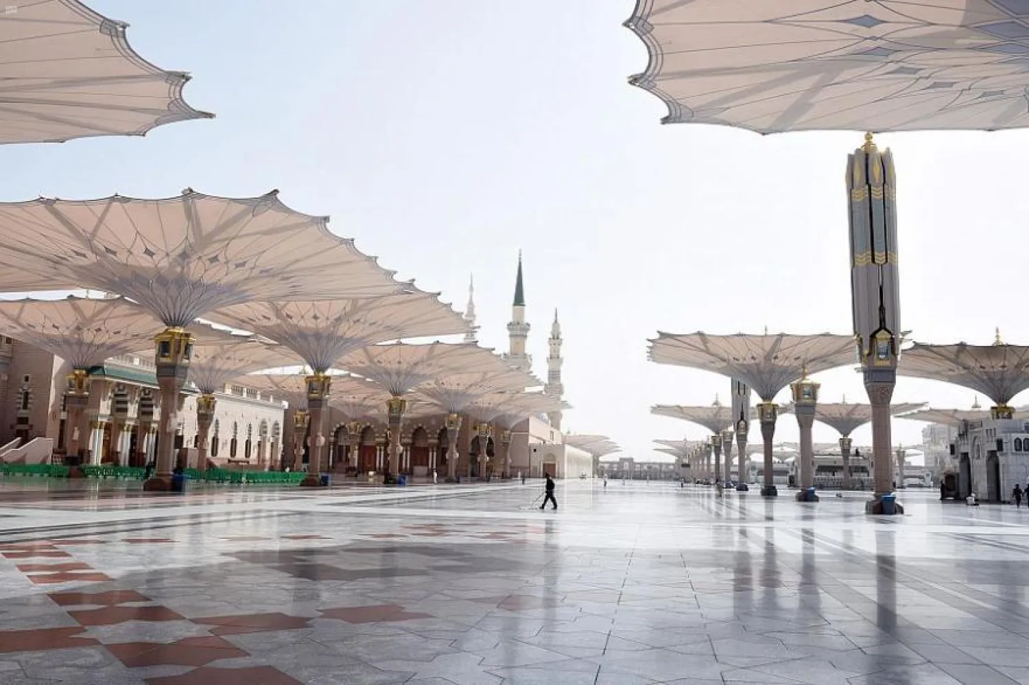 A man was arrested for brandishing a knife at the Grand Mosque. (SPA file photo)