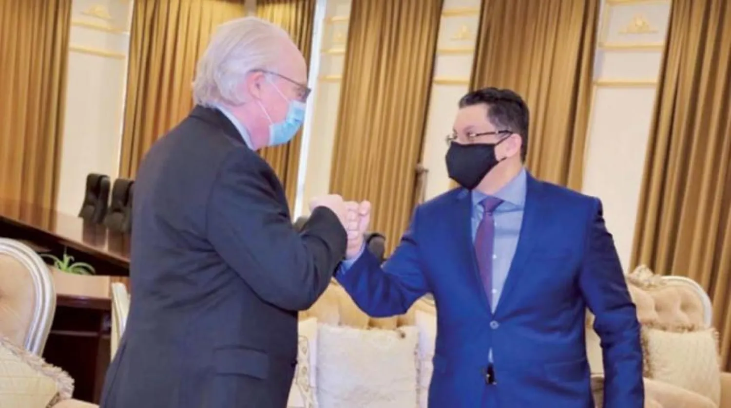 Yemen Dışişleri Bakanı geçen ayın sonunda, ABD’nin Yemen Özel Temsilcisi Timothy Lenderking ile Riyad’da bir araya geldi. (Twitter)