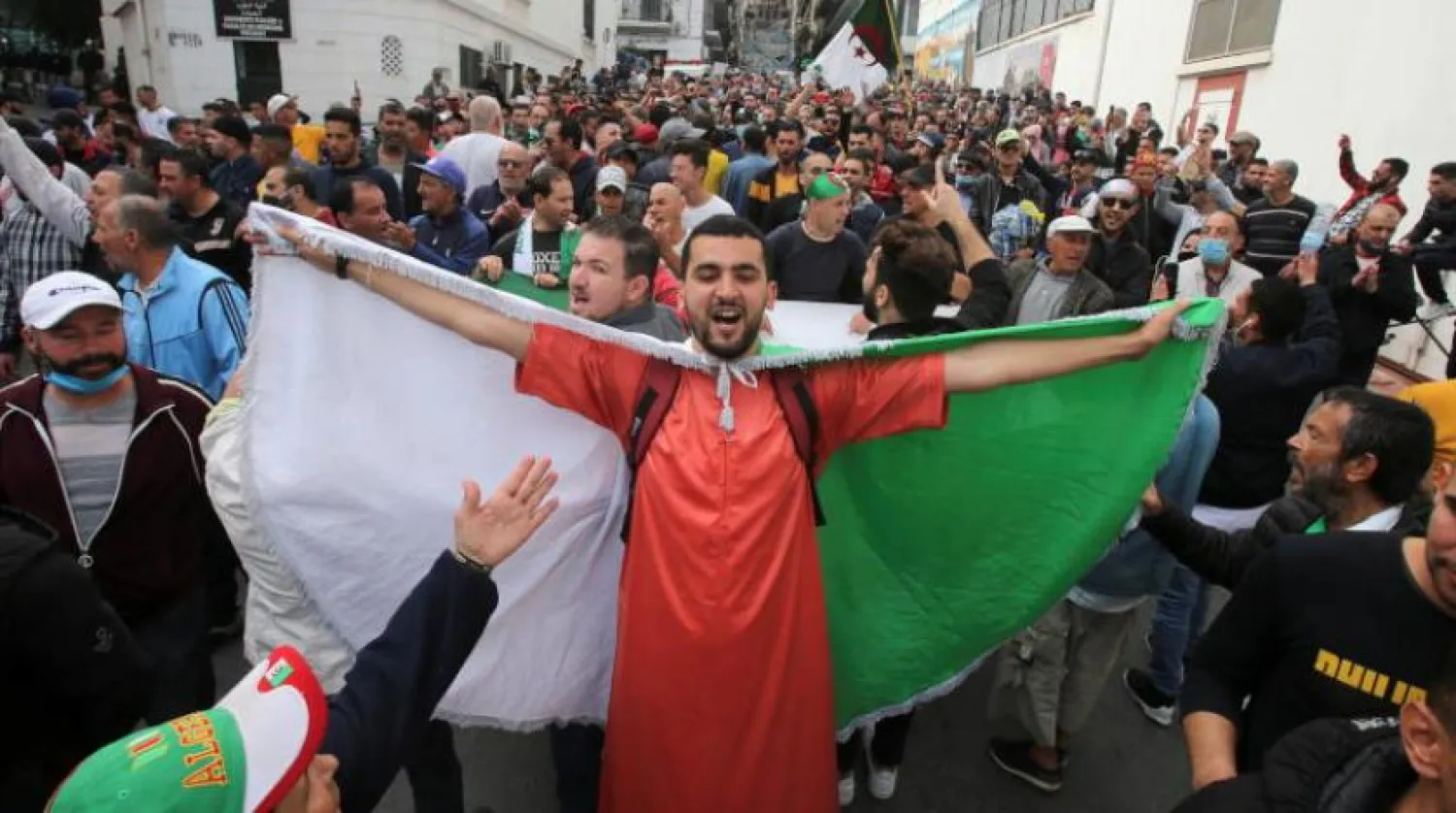 Cezayir’in başkentindeki gösterilerden (Reuters)