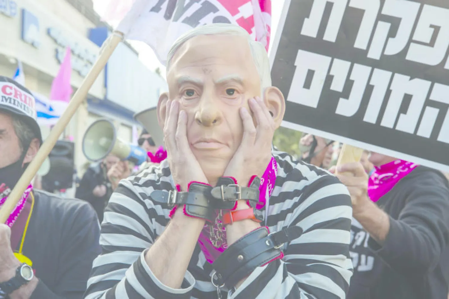 الشاهد الأول ضد نتنياهو يتعرض للتهديد بالقتل